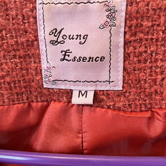 Cute and unique vintage style crop jacket. - Picture 2 of 3